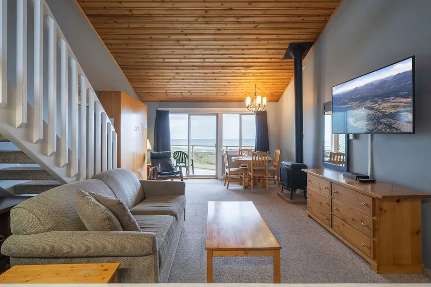 222 Upper Beach View Suite, Shorewater Resort - Image 1
