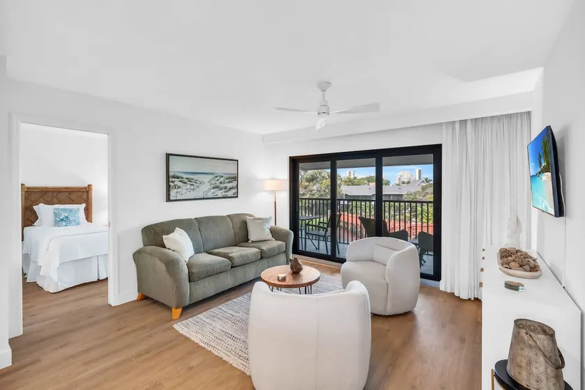 F-335 - Modern Interior, 3rd Floor, Privacy - Image 1