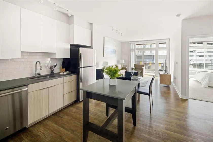 Mins to Dulles Airport | Central 1BR in RTC - Image 1