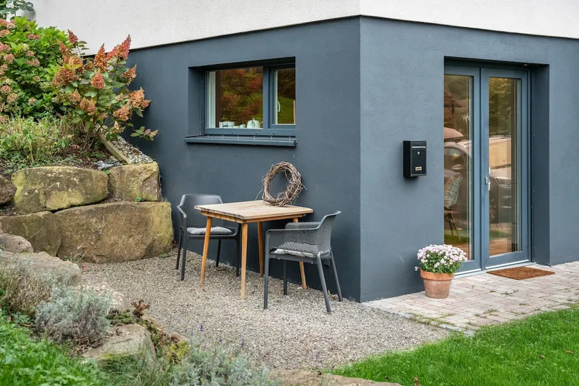 Appartamento con terrazza e griglia | Vista sul giardino - Image 1