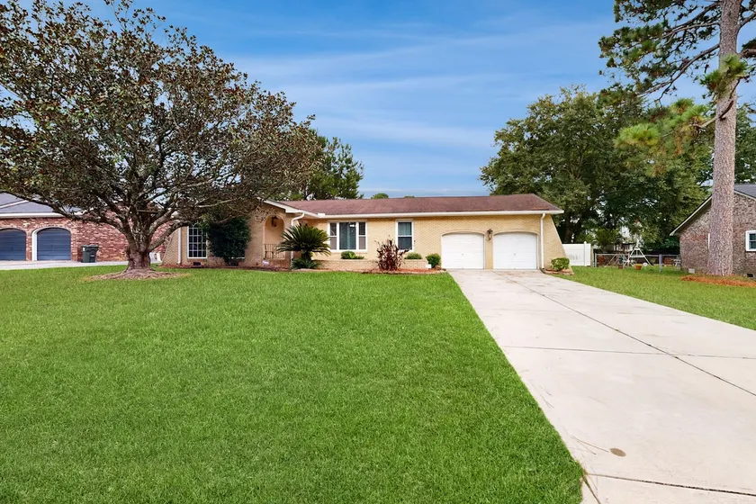 Bring Your Pup! Goose Creek Home w/ Private Pool - Image 1