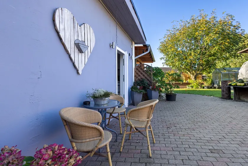 Cute 2-room apartment - Image 1