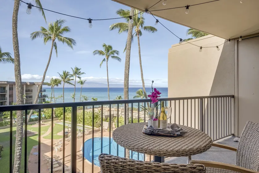 Waveside Serenity, 1BR Escape Steps from the Shore - Image 1