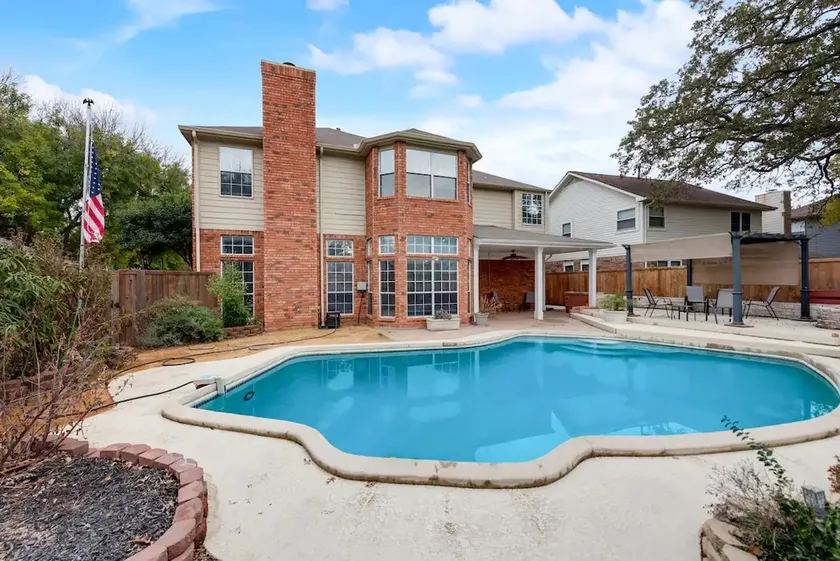 City Retreat w Pool & Near Lake - Image 1