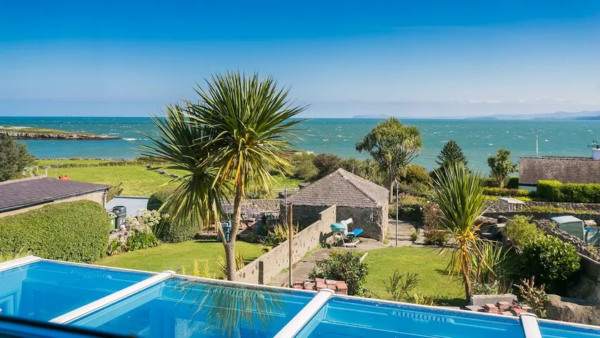 7 Seaview - Image 1