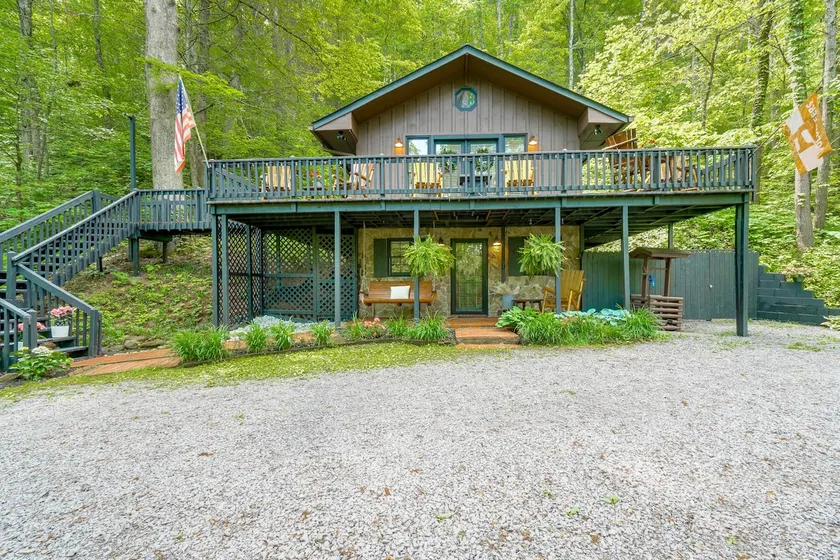 'bear Acres Getaway' Cabin w/ Deck in Townsend! - Image 1