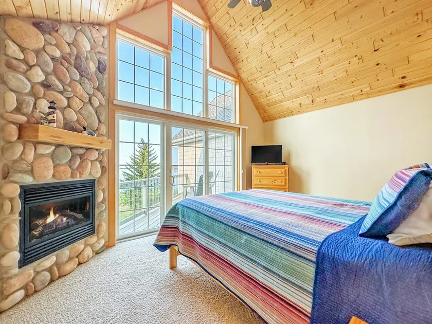 Cobblestone Cove Villa 4 - Lake Superior - Grand Marais, MN - Image 1