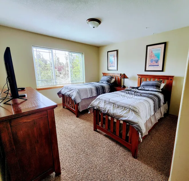 4BR Townhome | Private Hot Tub, 3.5 Bathrooms. Spa - Image 1