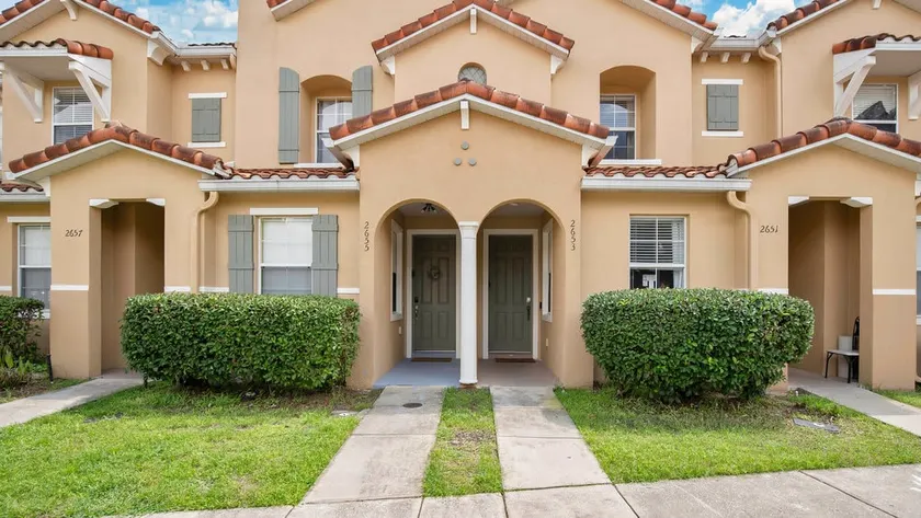 Family Friendly Townhome Near Attractions - Image 1