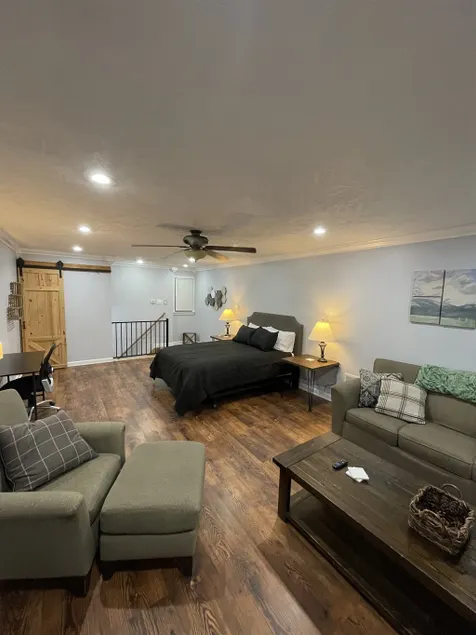 Lakeview Barndomunium - Image 1