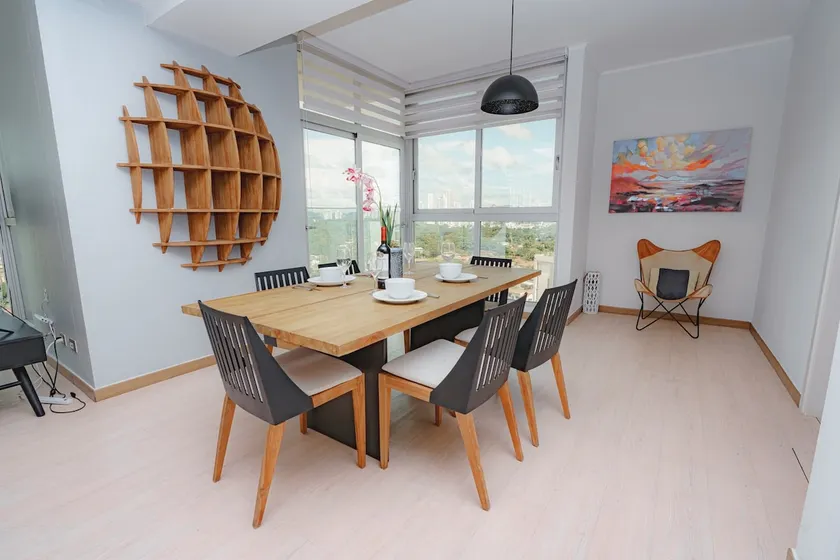 Luxury 3 Bedroom Oceanview apt w parking balcony - Image 1