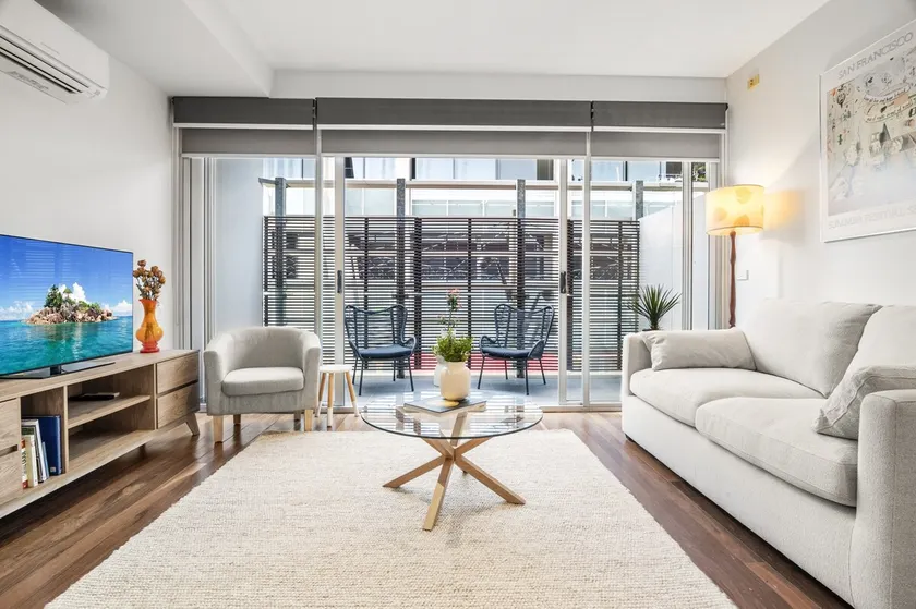 “MILA” Trendy Prahran 1-Bed Apartment with Balcony - Image 1