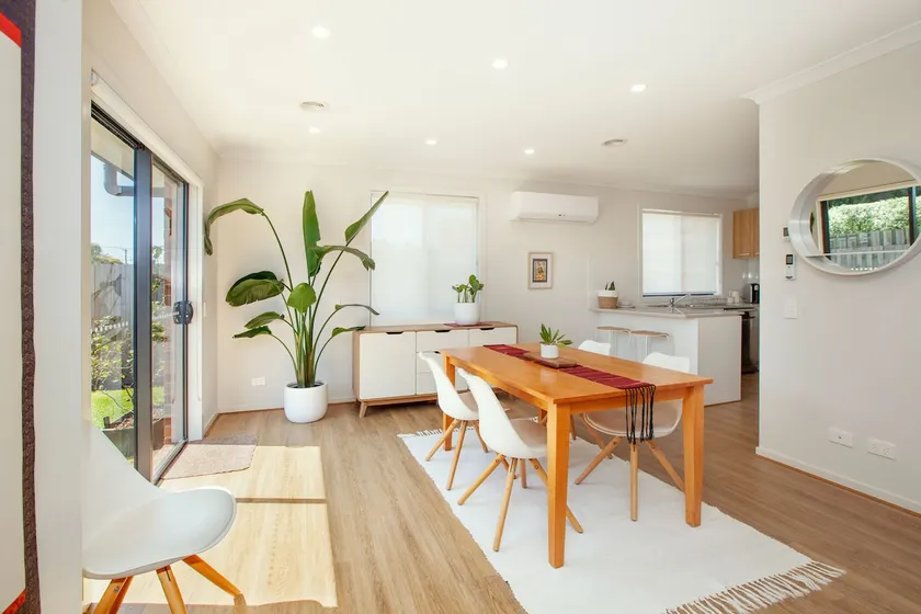 Northside Townhouse Geelong - Image 1
