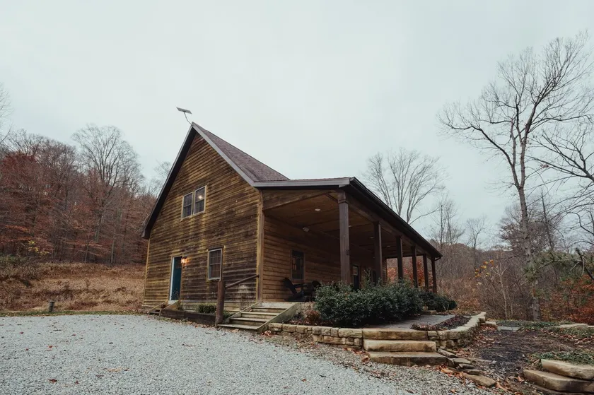 The Nest | Large Cabin Near Hocking Hills Trails - Image 1