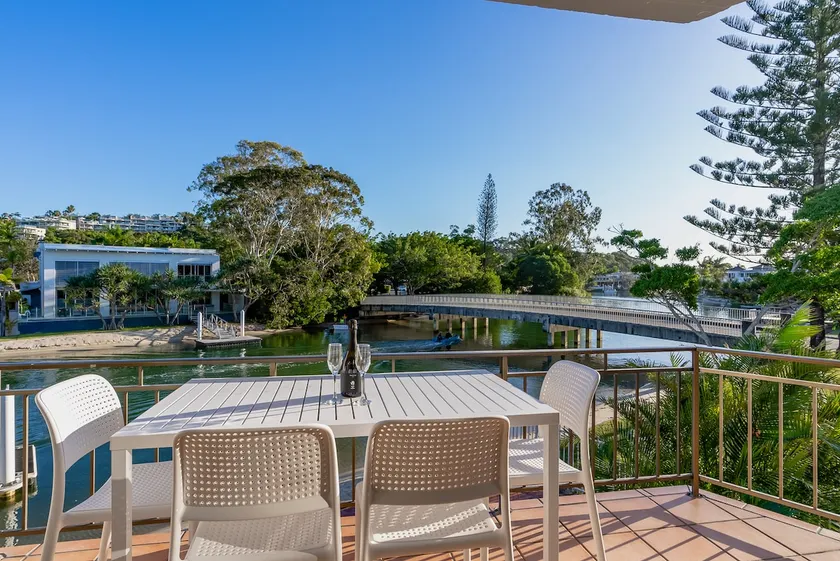 Two Bedroom Riverfront Mid-Level, 350m to Beach - Image 1