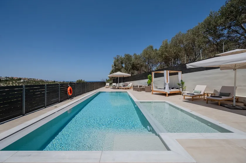3As Luxury Villa with Heated Pool, Sauna and Gym - Image 1