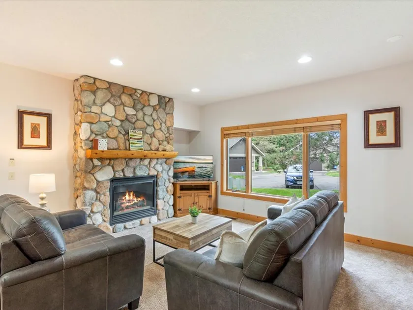 Steps from East Gull Lake | Pontoon Rentals - Image 1