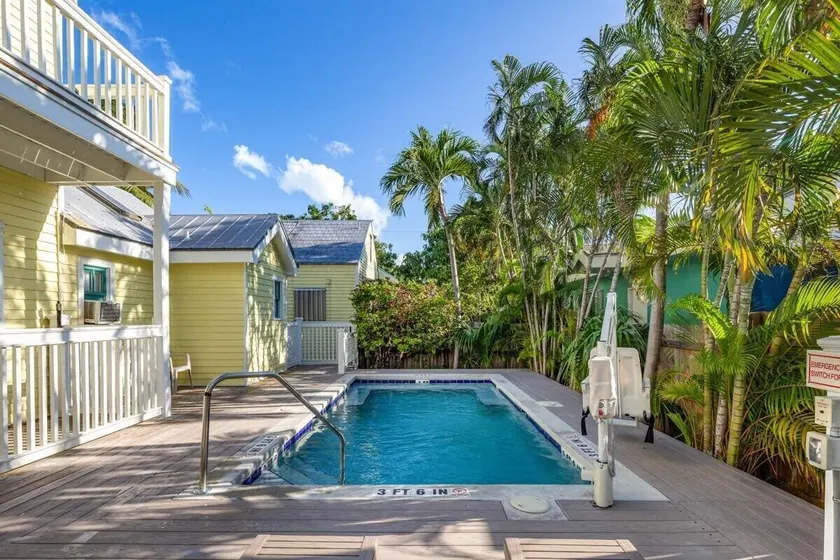 Carey’s Corner | Updated Studio with Heated Pool - Image 1
