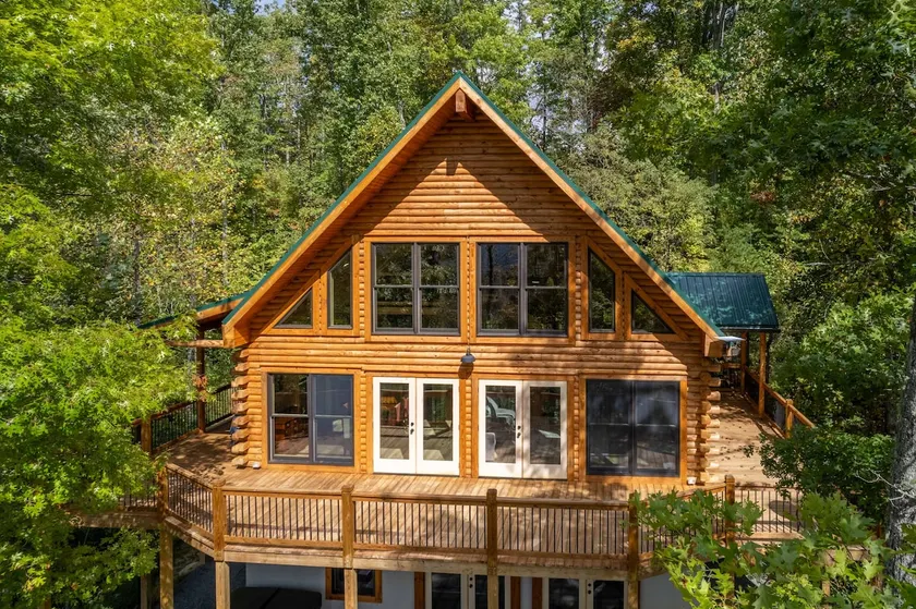 Summit View Lodge - Image 1