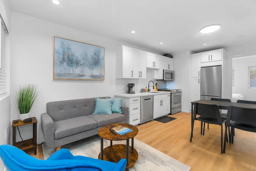 The Cloudbreak Townhome - 88 Walkscore! - Image 1
