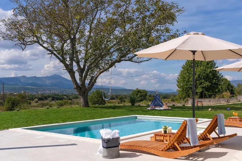 2-bedroom Villa Providenca - Image 1