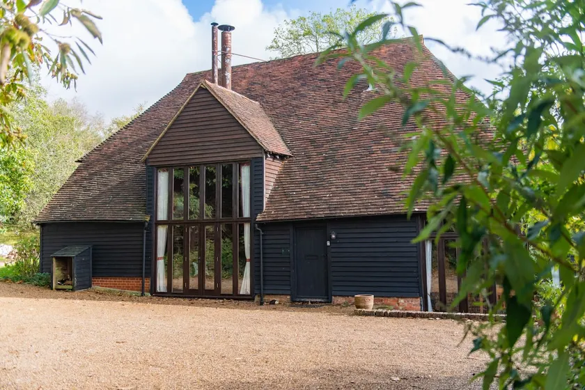 Masketts Barn sleeps 12 in 6 bedrooms - Image 1