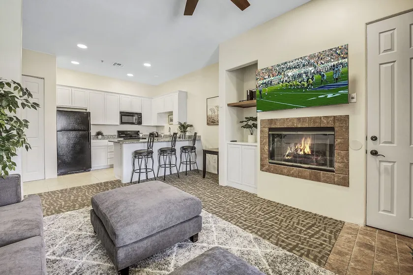 Desert Breeze: #244514 1 BR, communal pool! - Image 1