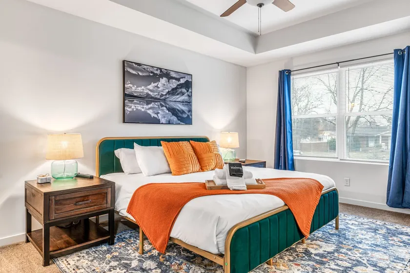 Spacious 2 bedroom/2.5 bathroom Townhome - Image 1