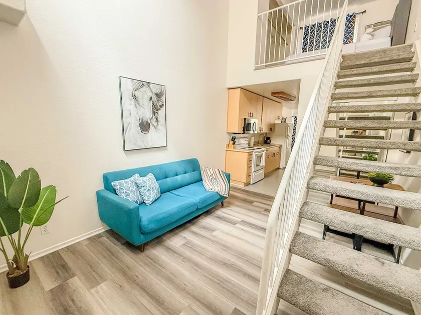 306 San Diego Downtown Loft Apartment / Parking - Image 1