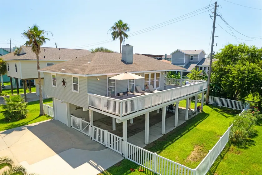 Pirates Beach Retreat - Image 1