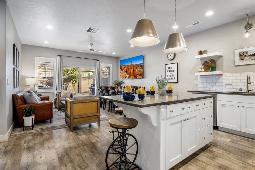 The Maverick, Resort Amenities, PlayStation, Grill, and more - Image 1