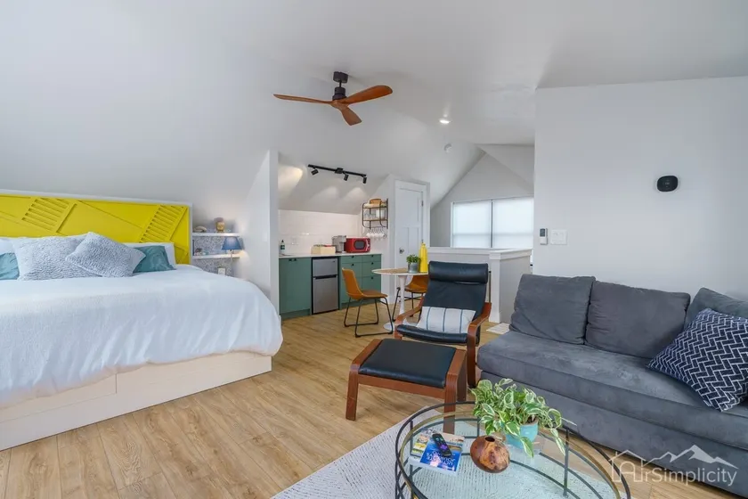 Sunny Schafer Park Guest Home - Image 1