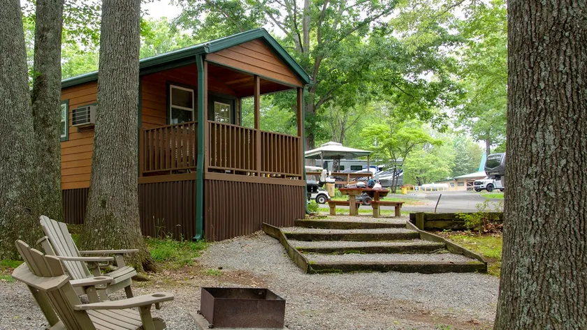 Studio Deluxe Cabin Near Pond | Sleeps 4 - Image 1