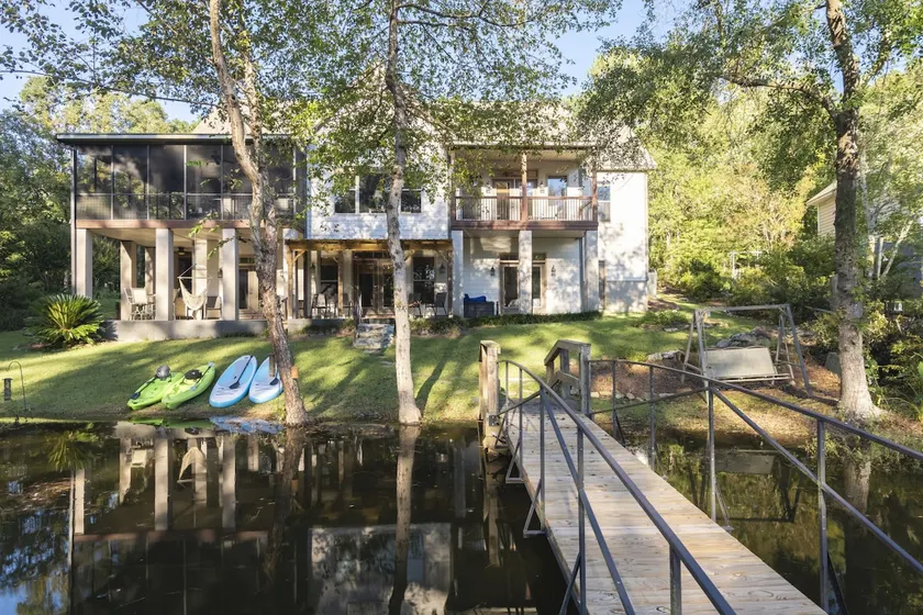 Luxury Home in Quiet Cove-SUPs Kayaks BBall Arcade - Image 1