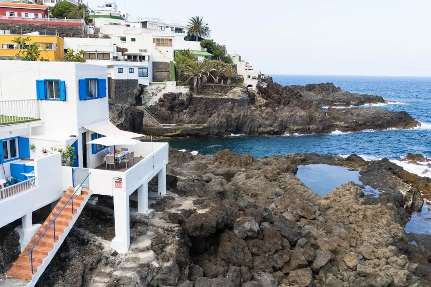 OkStay Family house close to the sea Caleton - Image 1