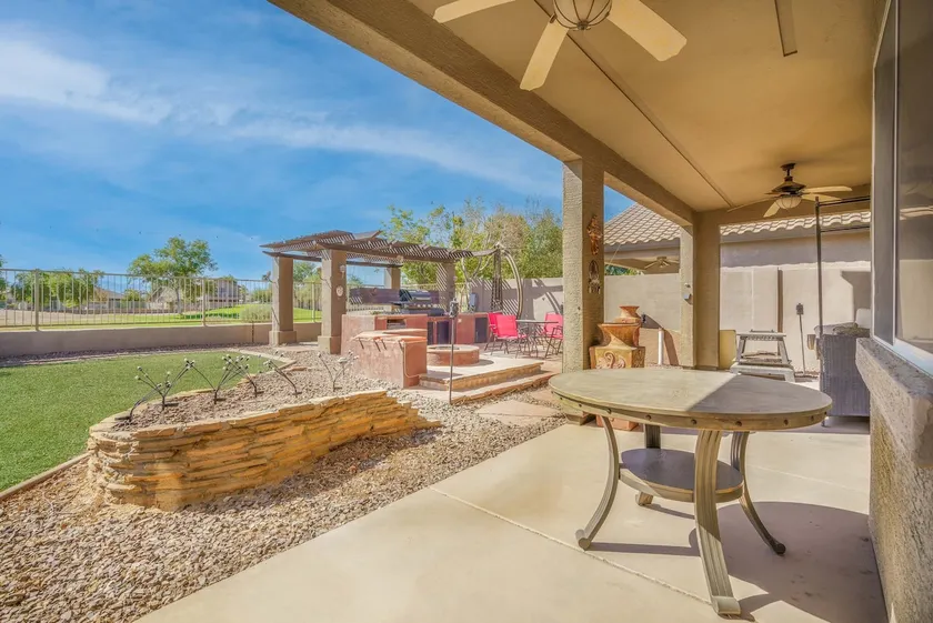 Family Friendly Fun! King Bed | BBQ | Golf Course - Image 1