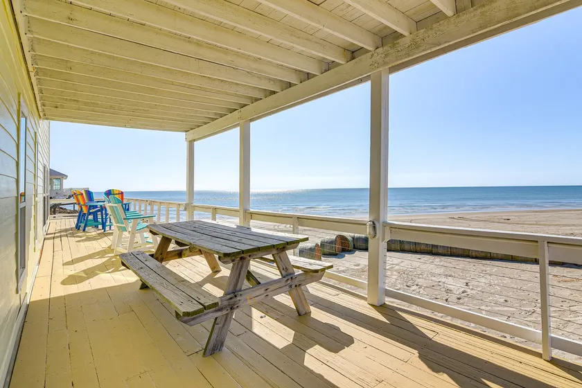 Beachfront Home w/ Deck + Views in Freeport! - Image 1