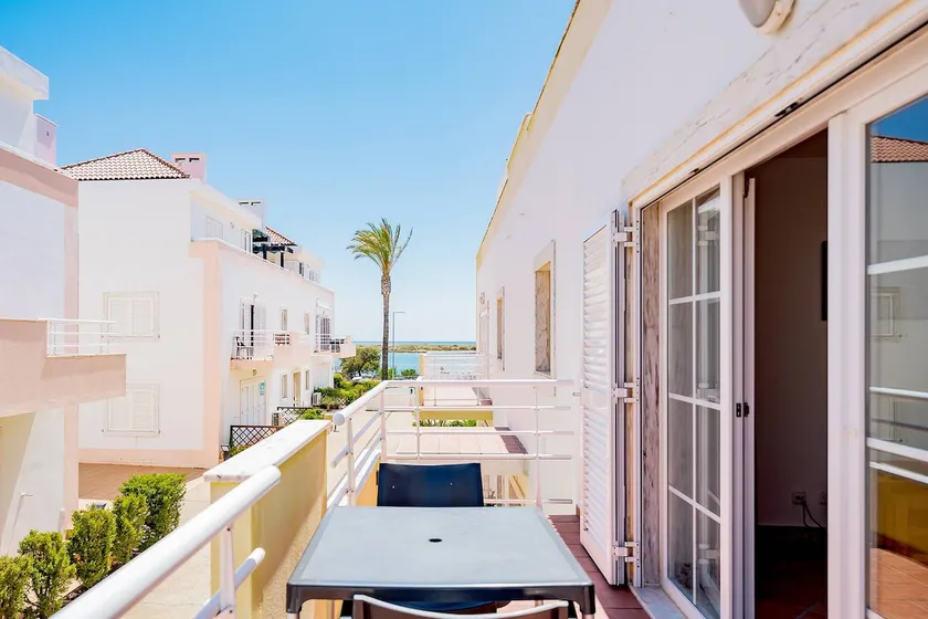 Traditional Seaside Tavira Apartment - Image 1