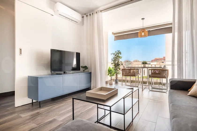Apartment with terrace next to Port of Malaga by REMS - Image 1