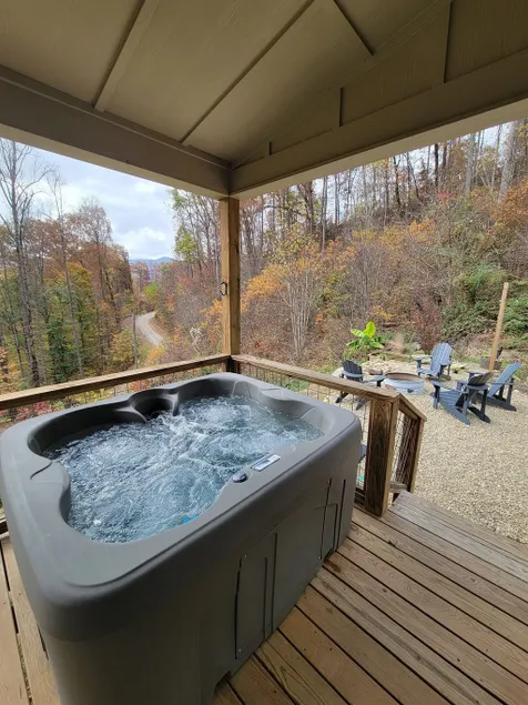 Romantic Getaway! Hot Tub & Mountain Views, King Bed - Image 1