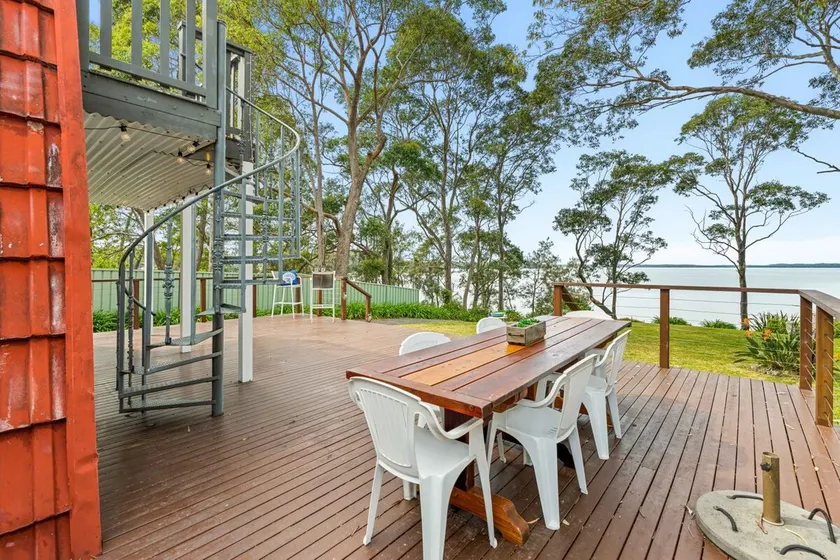 Jado on the Lake, Jervis Bay - Image 1