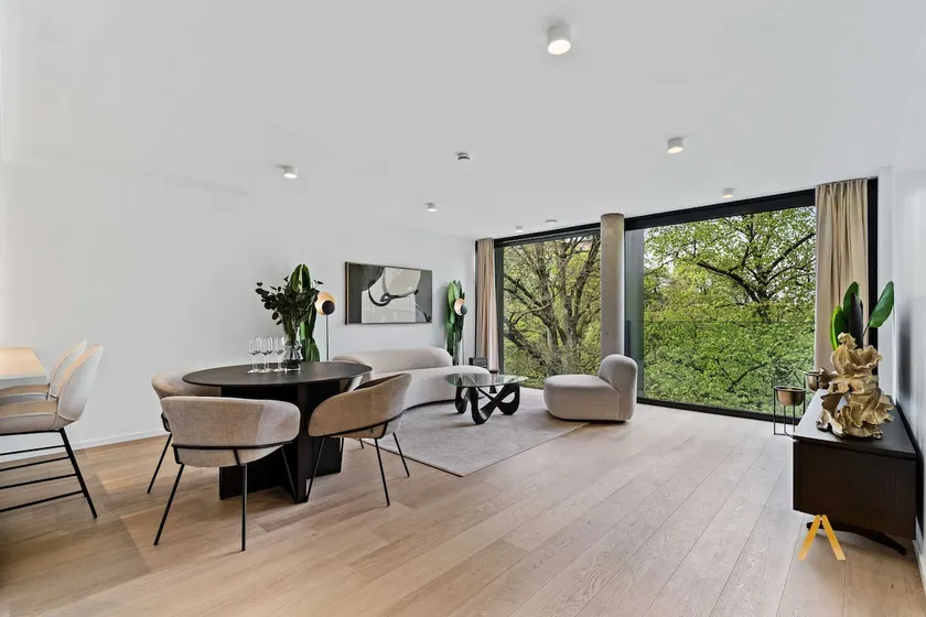 Chic 1BR in Ville-Haute, Near Attractions & Wi-Fi - Image 1