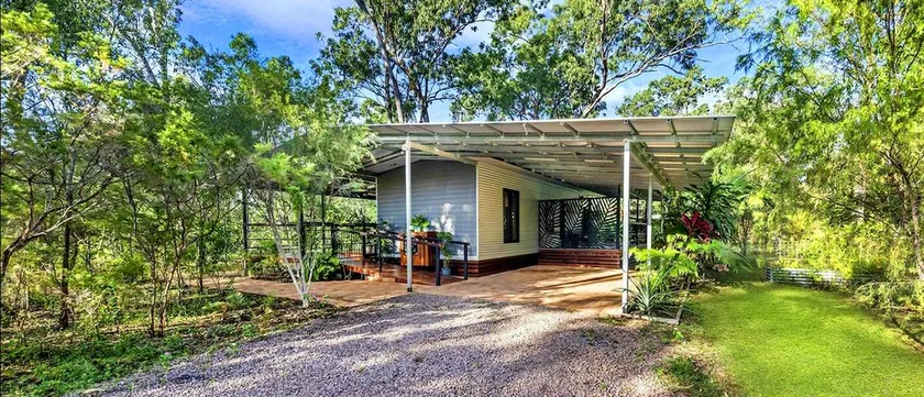 Girraween Rural Retreat with Gorgeous Lagoon Pool - Image 1