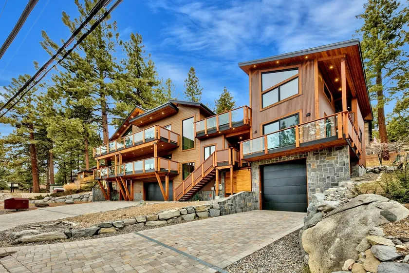 Luxe62 Zephyr Cove Lakeview W pool table - Image 1