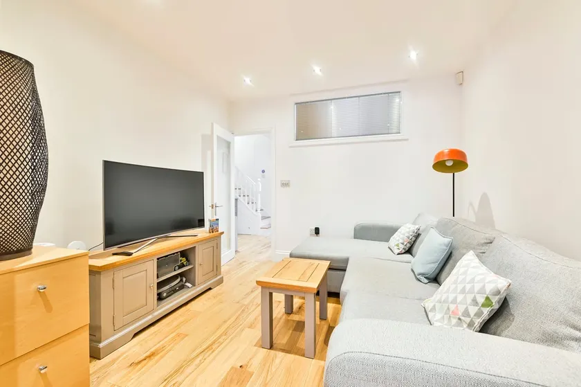 GuestReady - Contemporary home in Chiswick - Image 1