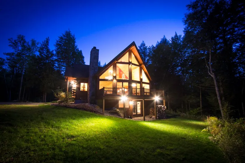 Vail Log Cabin - Large Custom Log Home. Spacious, family-friendly and close to Sunday River - Image 1