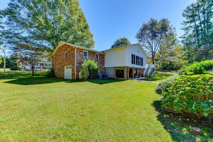 1 Mi to Dtwn: Home w/ Fire Pit & Deck in Hudson! - Image 1