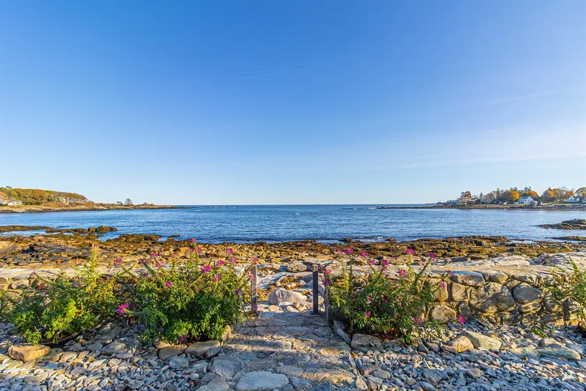 Quintessential Oceanfront Cottage - Image 1