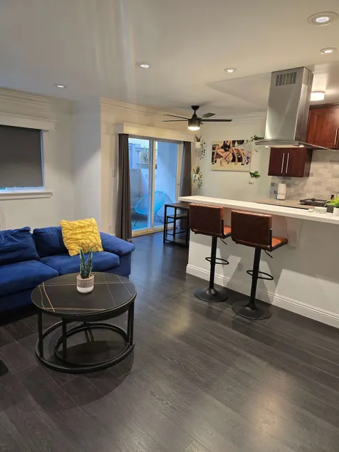 Cozy 1 bed + 1 Bath + Patio Santa Monica BLVD. - Image 1
