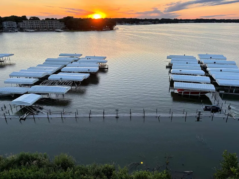 Sunset Shores 4BR Lake Escape Family Friendly - Image 1